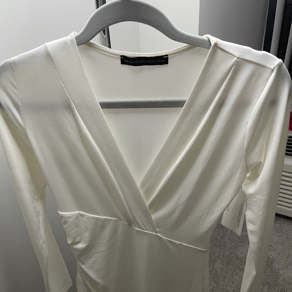 Women’s off white long sleeves fitted dress Sz 2